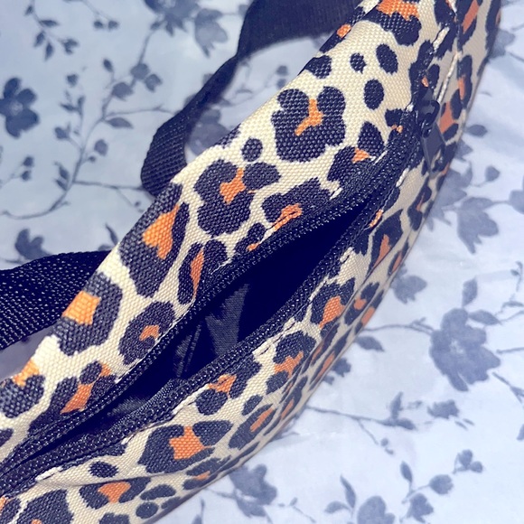 Cheetah Print Fanny Pack - Picture 2 of 3